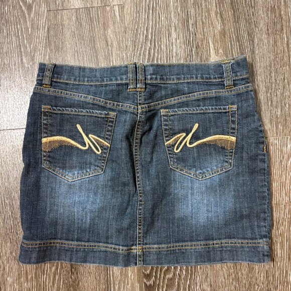 Daisy Fuentes Denim Mini Skirt Size 8 Dark Stone RN105543 Cotton Stretch - Picture 2 of 5